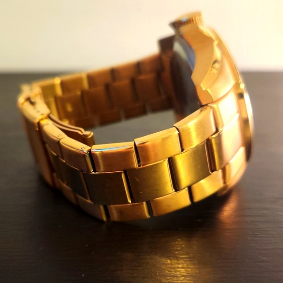 Armitron Mens Gold Chronograph - Picture 4 of 4